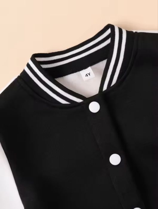Conjunto de duas peças de jaqueta e moletom universitário