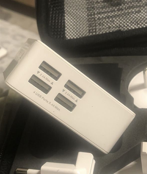 Uniwersalny Adapter podróżny