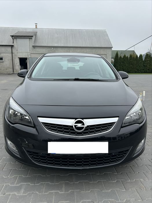 Opel Astra J Turbo 2010r.