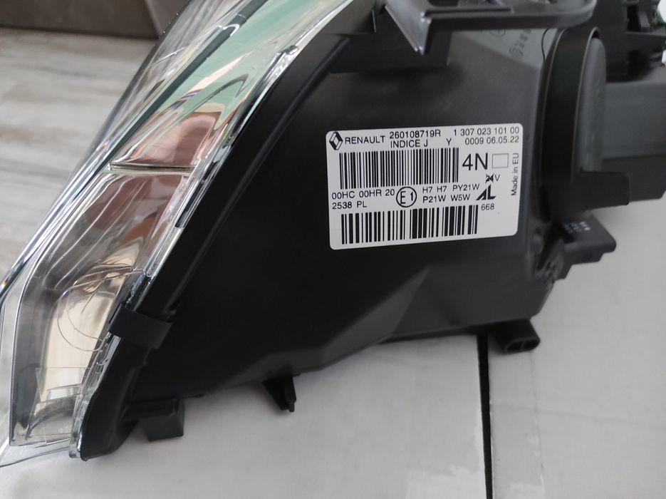 Фара фари Рено Меган 3 Renault megane 3 260108719R 260607449R
