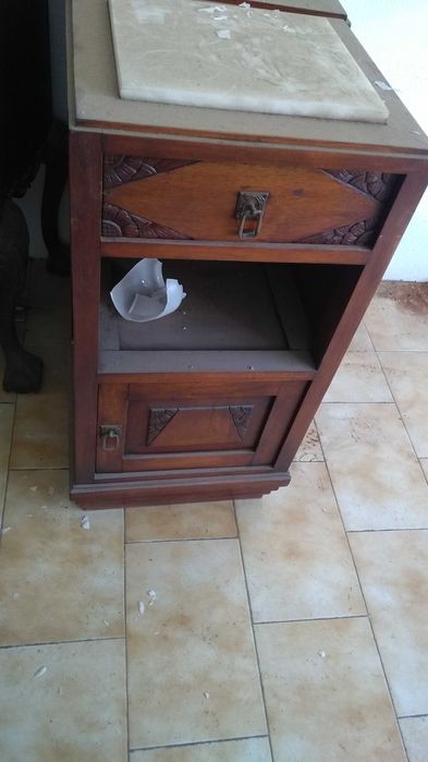 Móveis de antiquario