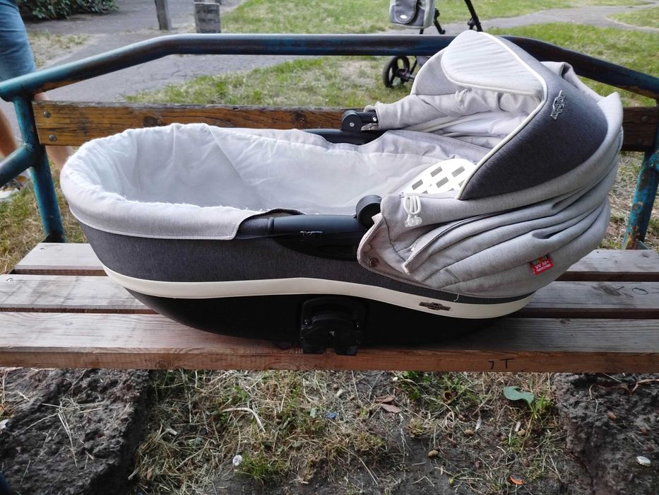 Продам дитячу коляску Adamex Vicco 2 в 1