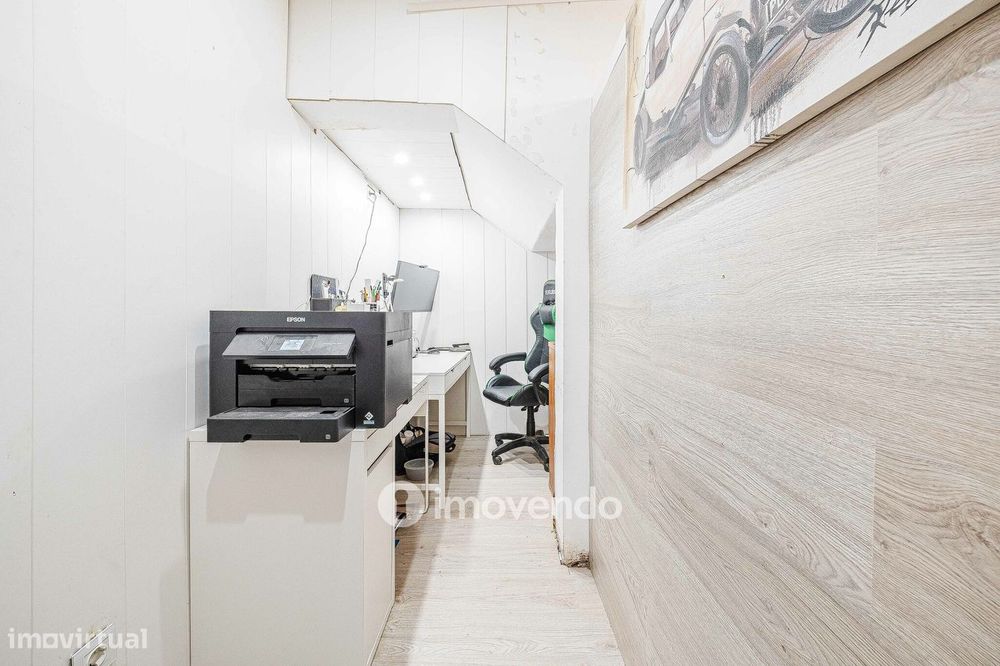 Apartamento T1+1, com logradouro grande, em Odivelas