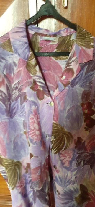 Camisas  e camiseiros  vários  padrões