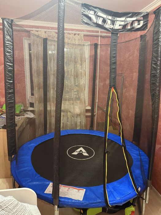 Продам батут 183x206