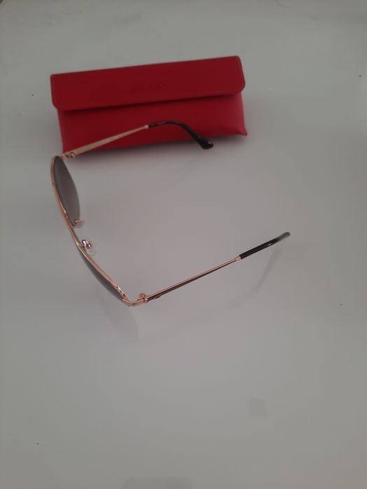 Óculos de sol Guess