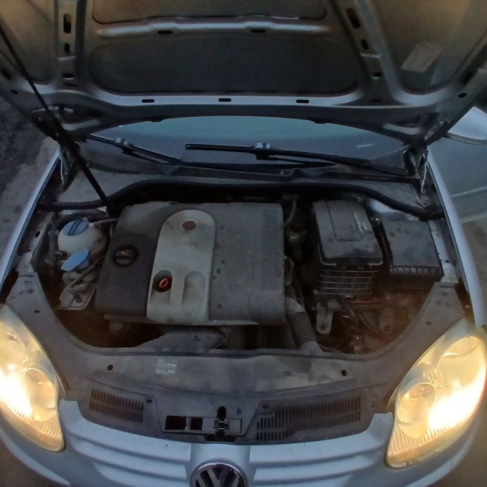 Volkswagen Golf 5 • 2005 рік • 1.6 бензин • 6-ступка • Розбір на запча