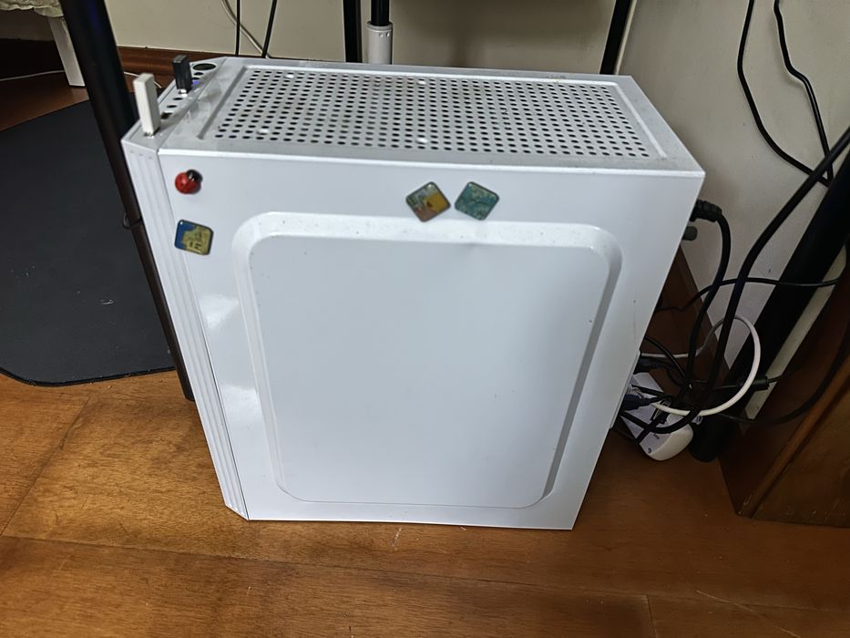 Vendo PC com monitor