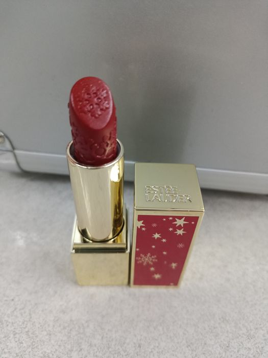 Estee Lauder nowa świąteczna czerwona szminka
