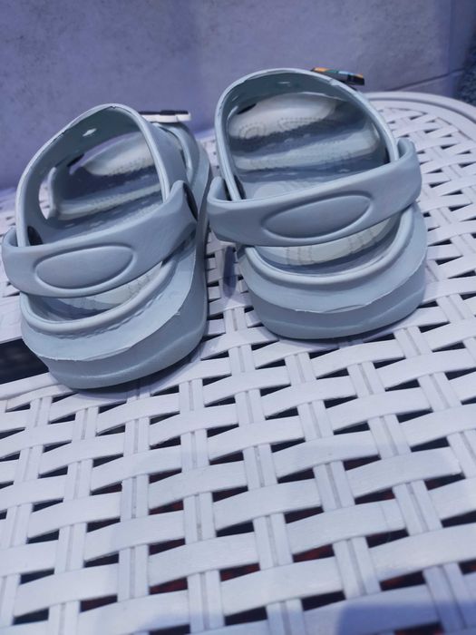 Sprzedam dziecięce klapki