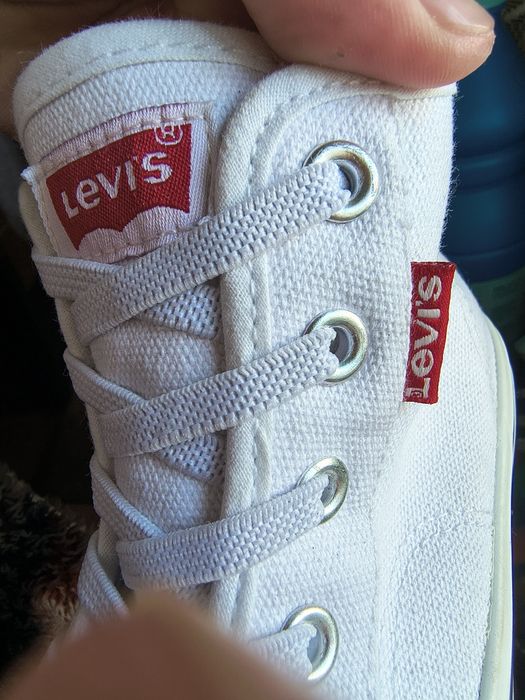 Дитячі кеди Levi's
колір білий