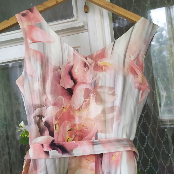 Нова сукня ,виробник Латвія