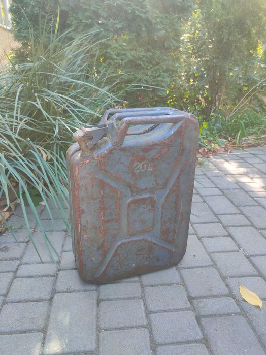 Канистра 20 литров сталь