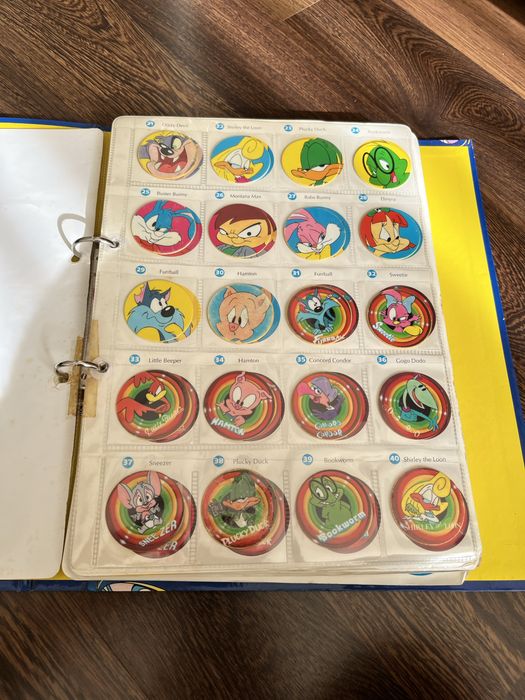 Caderneta de tazos completa