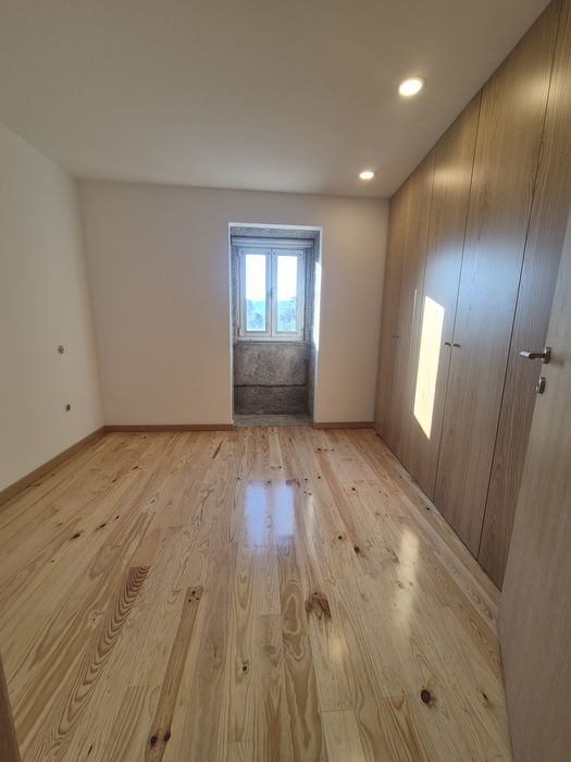 Apartamento T2 c/alpendre e anexo