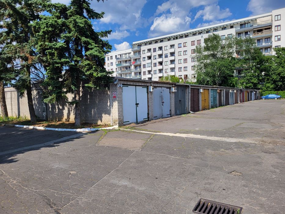 Garaż na Mokotowie, prąd, woda, WC, najazd, ochrona