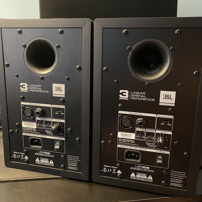 JBL  LSR305 Студійні монітори, колонки