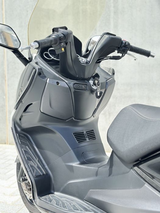 Sym GTS 300 de 2014 - Impecável