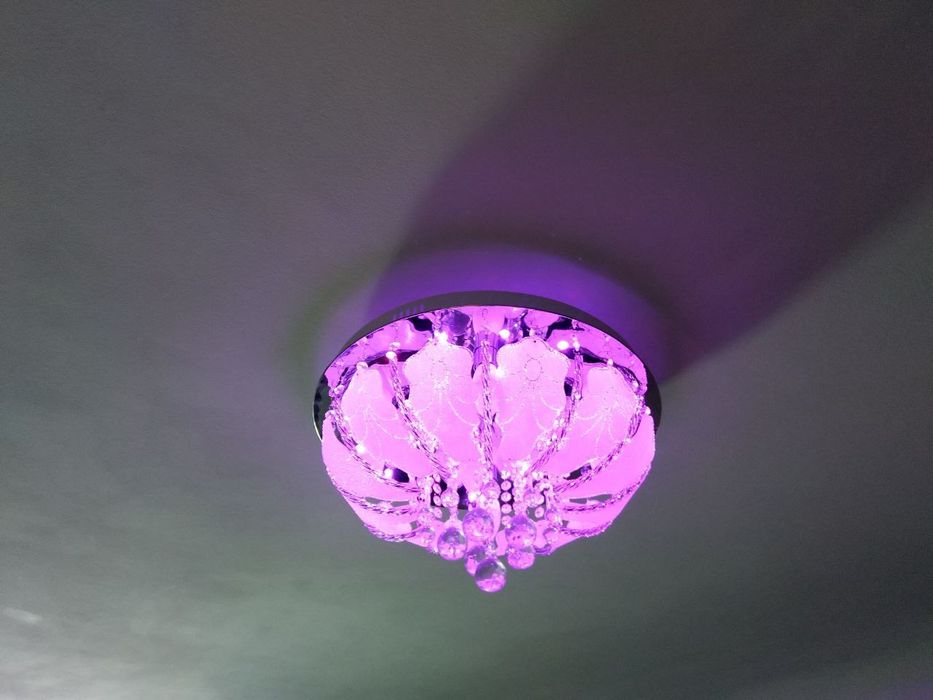 Продам люстру со светодиодной подсветкой