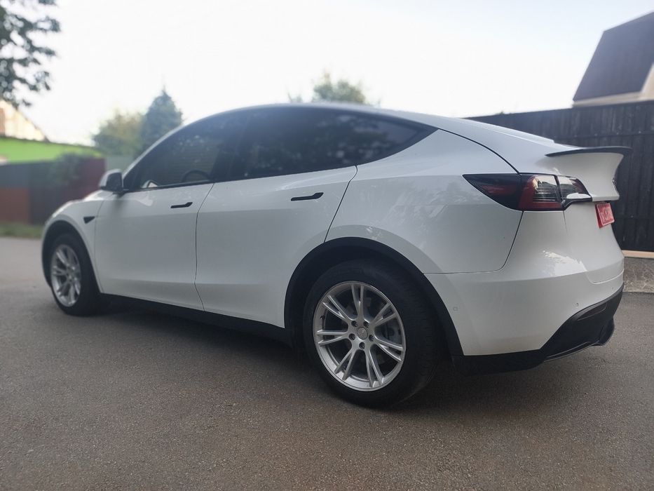 Tesla Model Y 21 р. 82 кВ. Київ