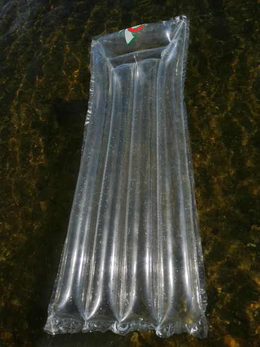 2 Colchões de praia ou piscina plástico transparente