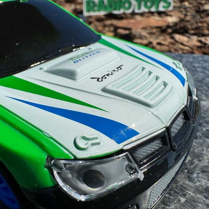 Машинка для дрифту на радиоуправлении Subaru Impreza. Дрифт машинка