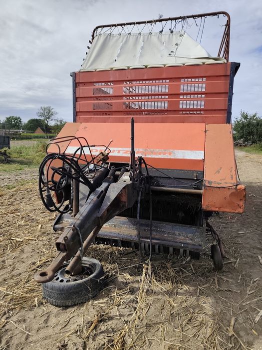 Przyczepa samozbierająca Deutz-Fahr F 327