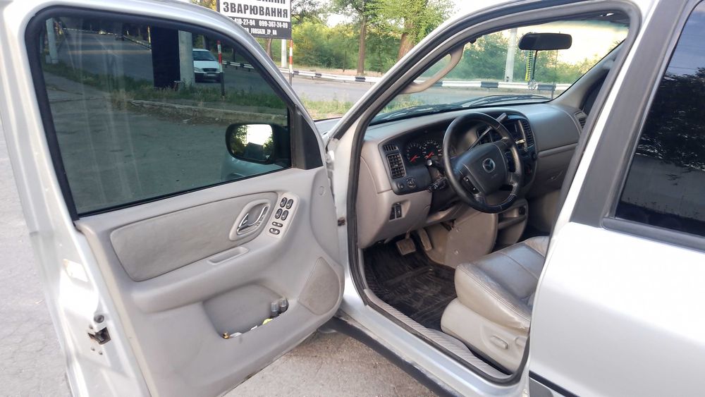 Авто Кроссовер джип Mazda Tribute 2001 3.0V6 Автомат