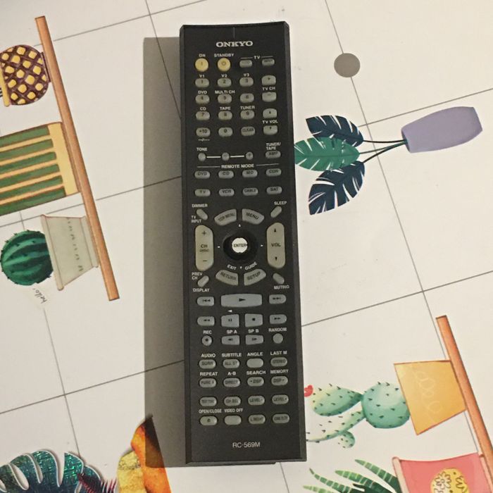 Pilot audio video onkyo RC-569M