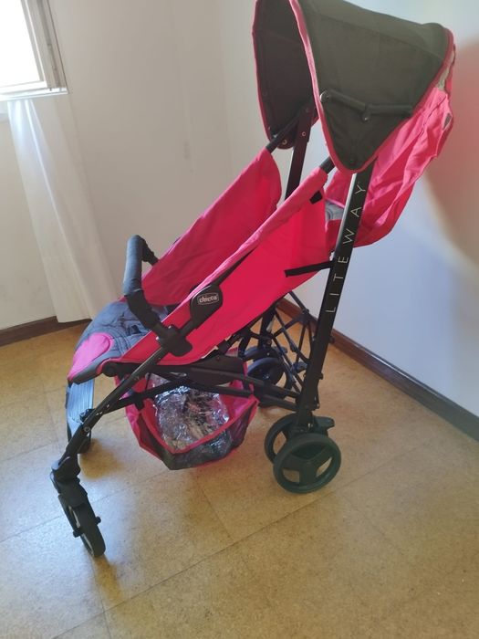 Carrinho de passeio Chico. Como novo.