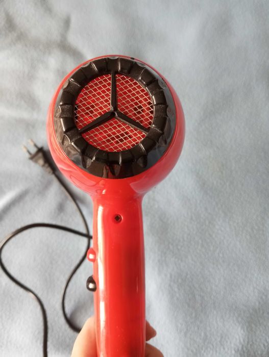 Легкий та зручний фен Nova V&G