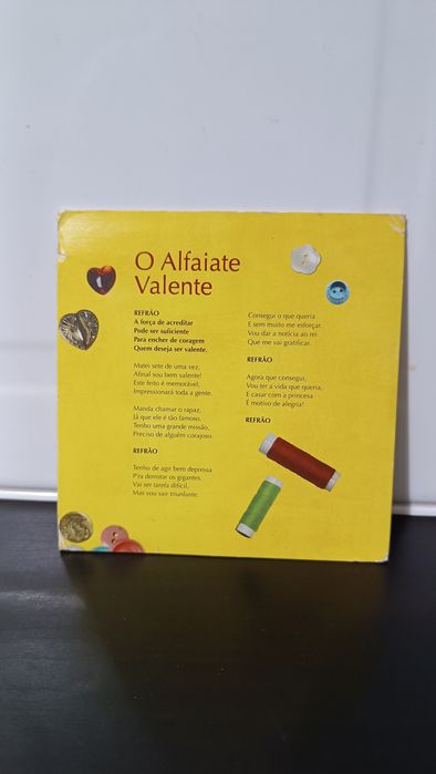 Livro Infantil. O Alfaiate Valente. Com Dvd. 2 a 7 Anos