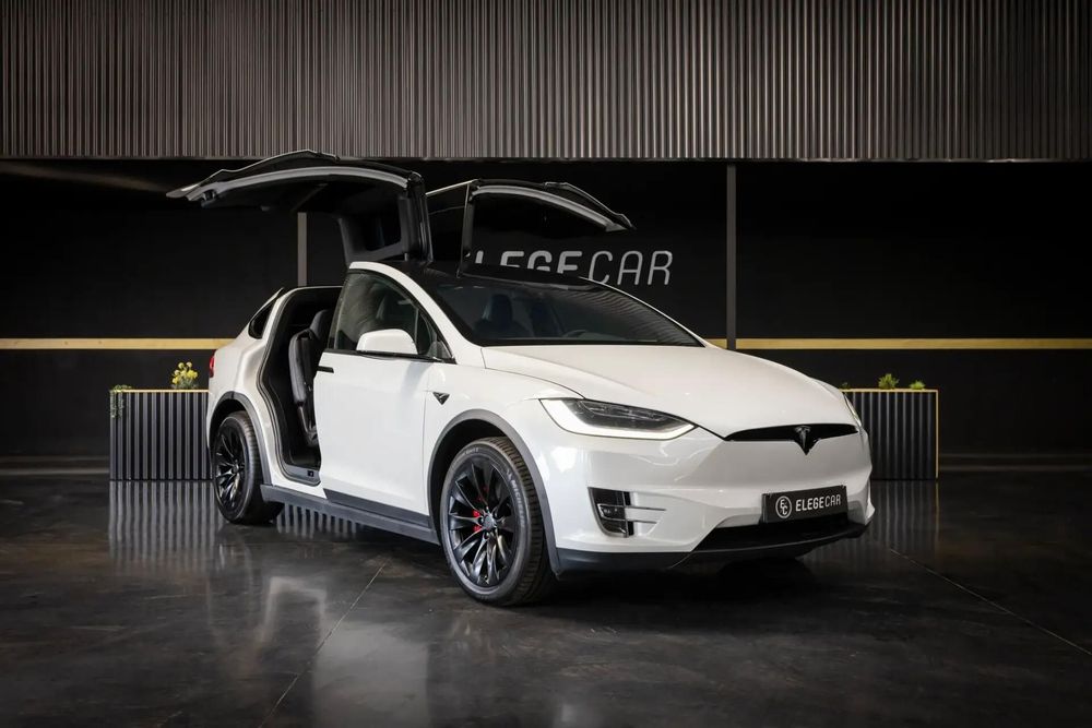 Tesla Model X Long Range518362176255447043