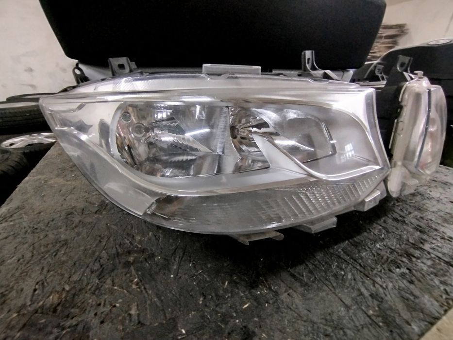 Продаються фари,сідушка та перегородка до 907 спрінтера