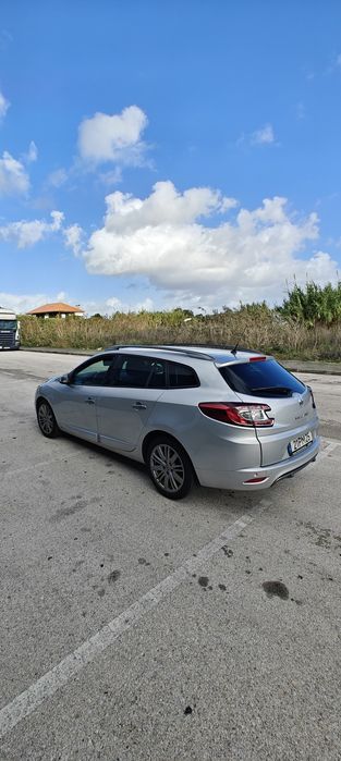 Renault Megane 1.5 dCi Automático – Muito Económico, Conforto e Fiabil