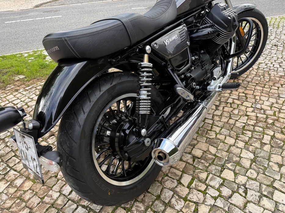 Moto Guzzi V9 Roamer