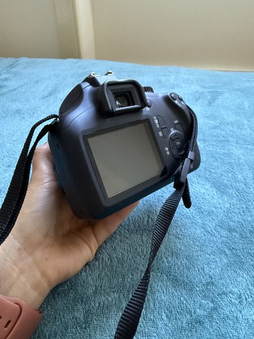 Máquina fotográfica Canon EOS 4000D