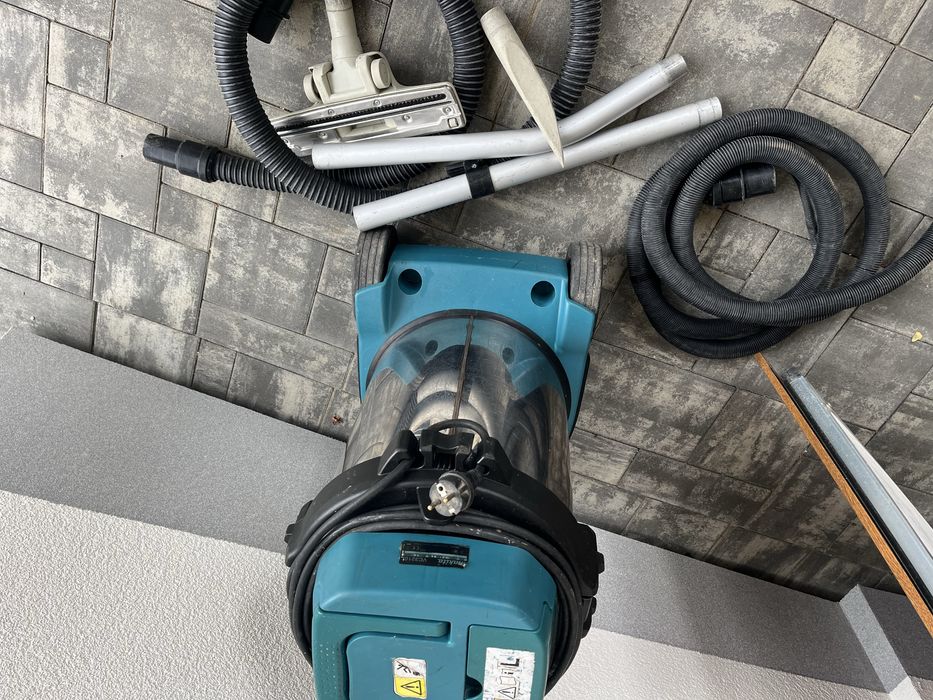 odkurzacz makita vc3210lxi profesionalny
