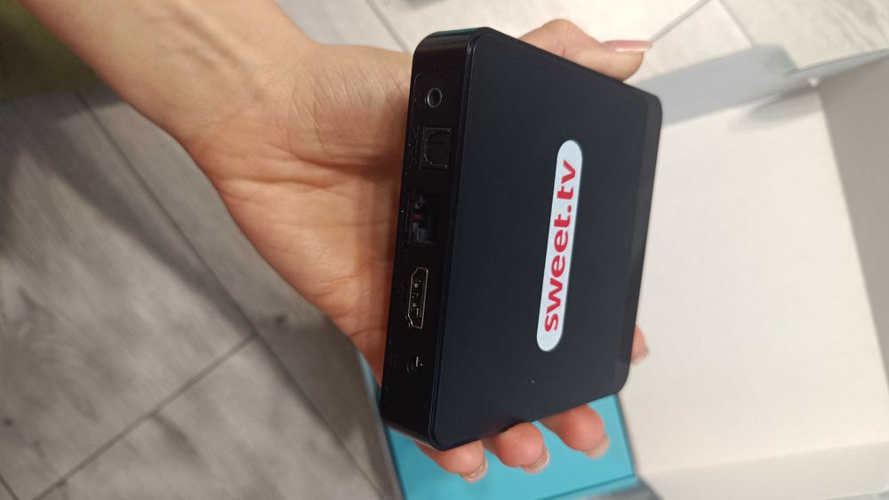 Смарт тв-приставка iNext TV5 SWEET.TV BOX 2 Ultra HD