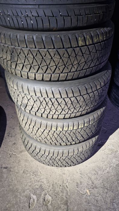 Продам 235 55 R19  Bridgestone Blizzak DM-V2