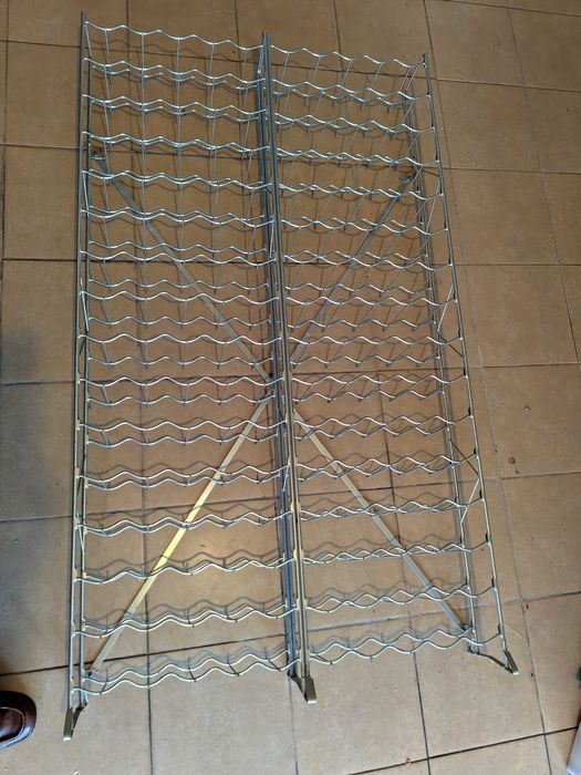 Garrafeira ( 160 garrafas )