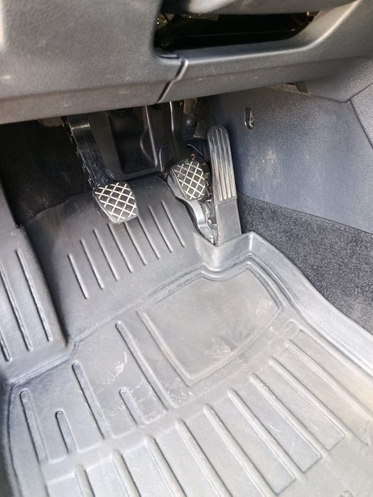 Продам авто Volkswagen Golf 6 (2011) — 1.6 TDI, механіка