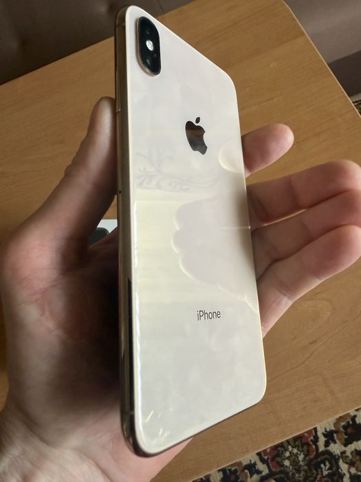 Продам Iphone XS max