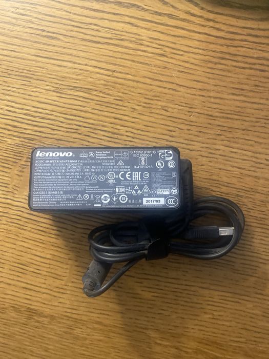 Zasilacz ładowarka do laptopa lenovo 45W 2,25A 20V prostokatny wtyk