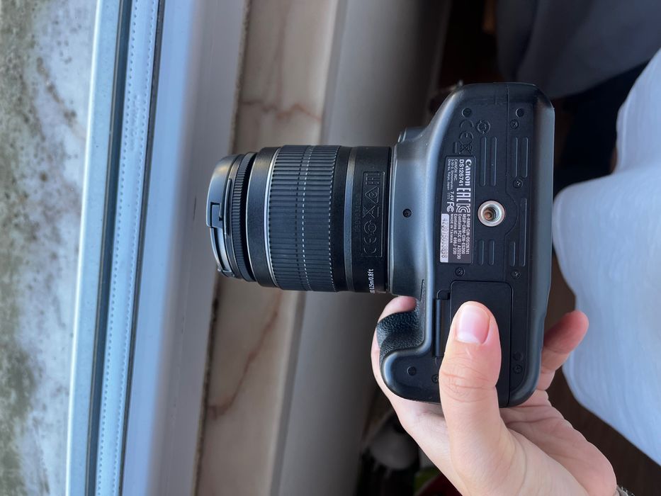 Canon EOS 2000D usada