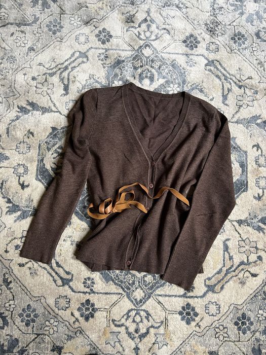 Klasyczny damski kardigan S sweter rozpinany czekoladowy brąz w serek