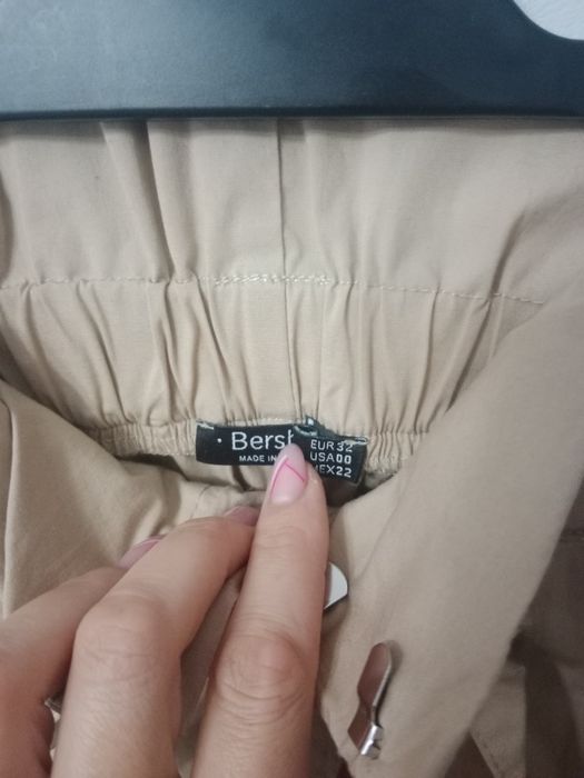 Spodnie Bershka 34 wysoki stan
