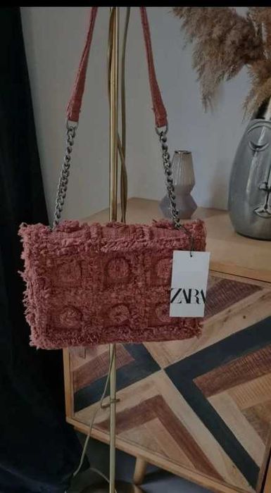 Torebka na łańcuszku z grubej tkaniny Zara