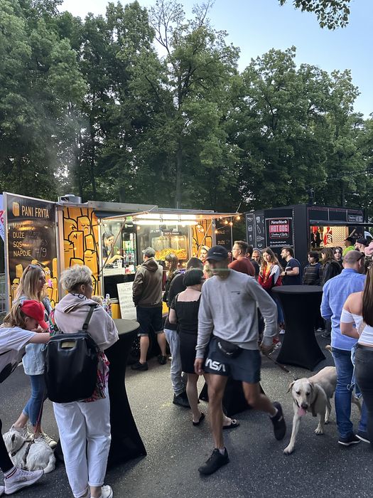 foodTruck HOT-dogi obsluga Burgery Frytki pikniki imprezy Eventy Grill