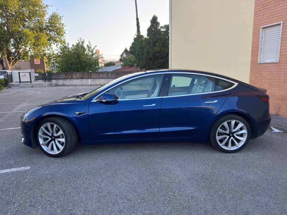 Tesla Model 3 Standard Range, Cx. A., 325cv